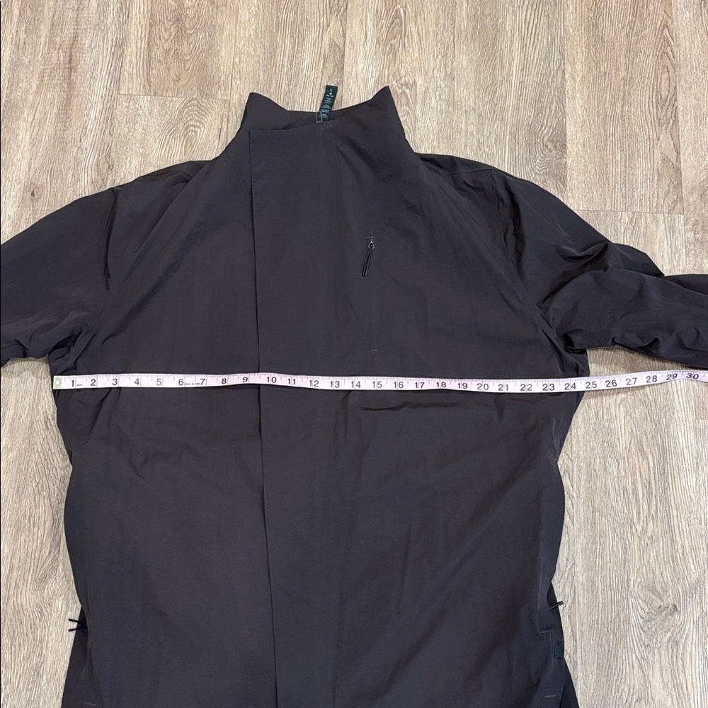 Lululemon Lab Moraine Coat in Maroon Brown. Size L - Picture 13 of 16